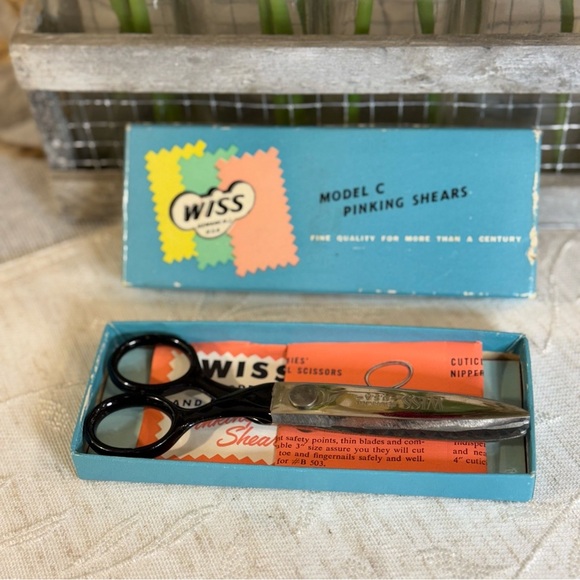 Vintage Wiss Model CB 5 Pinking Shears. Newark NJ. Original Box and Pamphlet - Picture 1 of 11